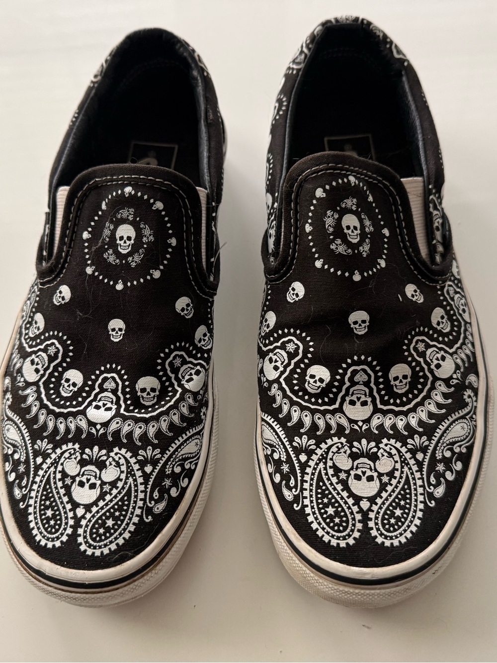 Vans Skull Bandana Paisley Slip Ons Women’s 9